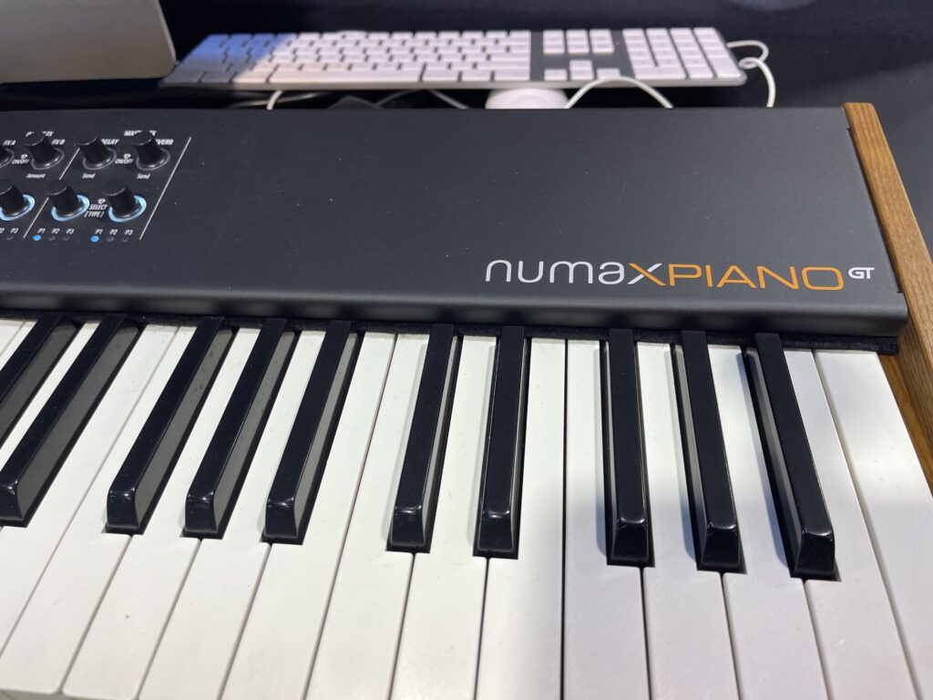 Numa X Piano - Logo